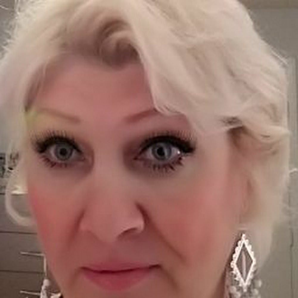 Meet your Posher, Phyllis